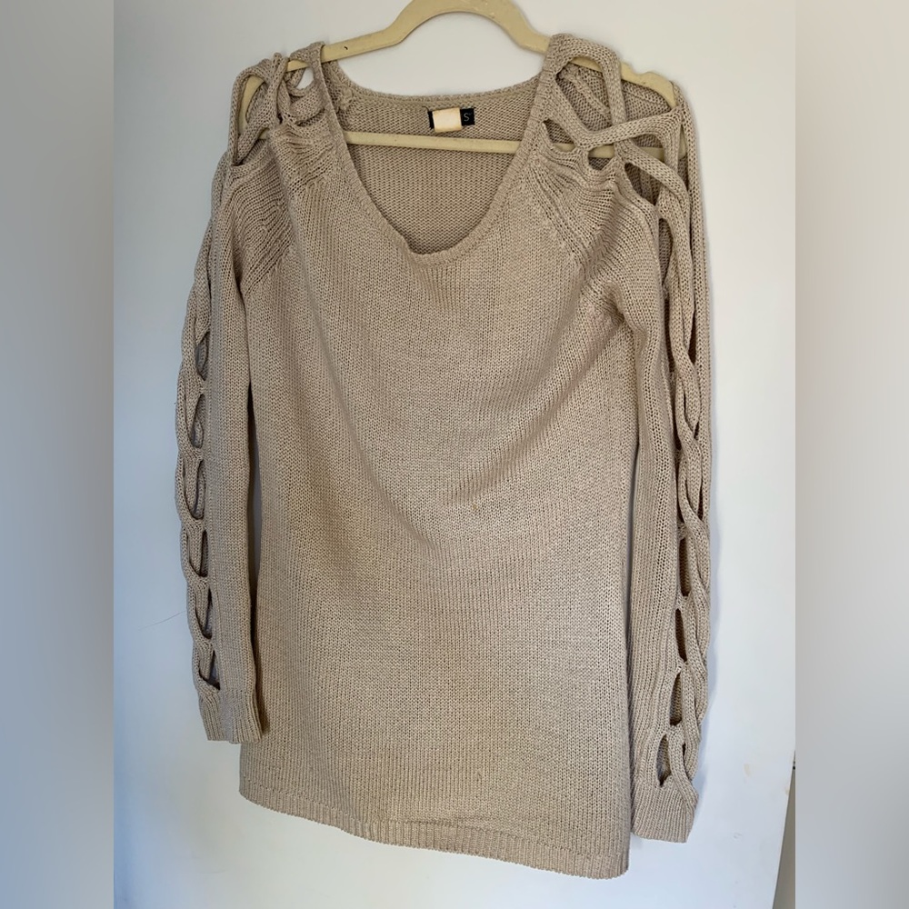 Venus women’s cut out sleeve size Medium sweater